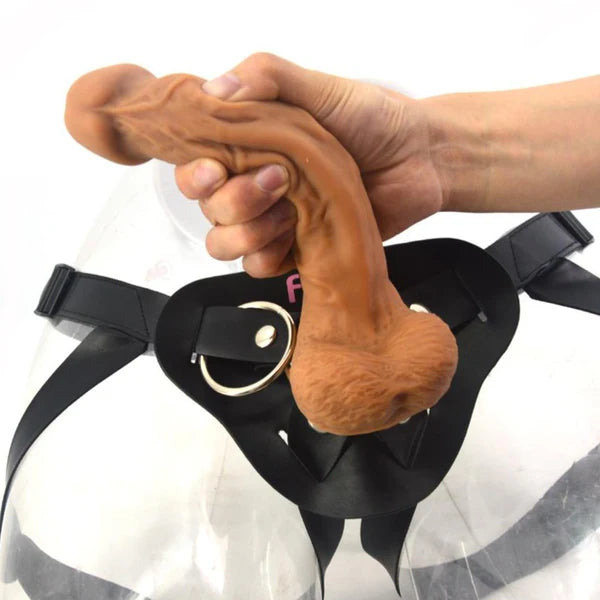 Arnés con dildo de 19 cm