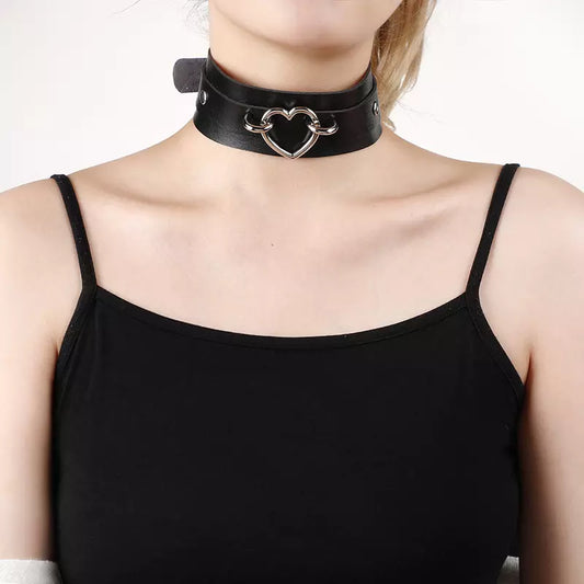 COLLAR CUERO CORAZÓN
